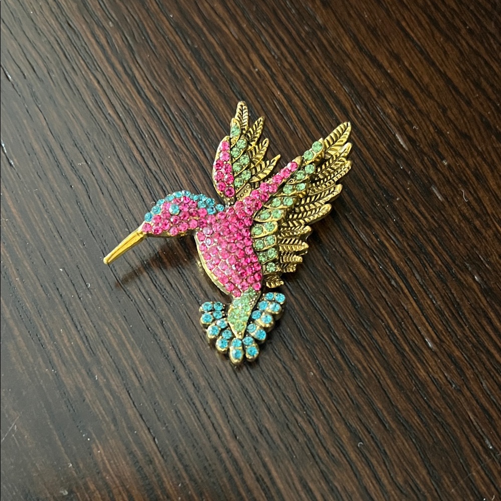 Hummingbird pin - multicolored rhinestone
